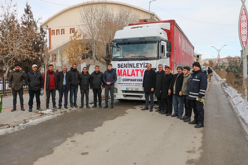 Gürpınar depremzedeler için seferber oluyor